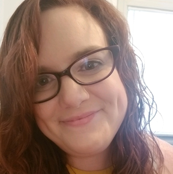 Meet your Posher, Julie - Picture 1 of 1